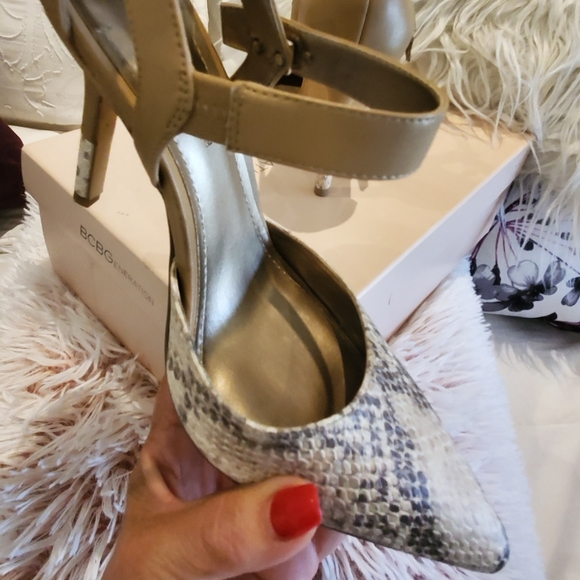 Woman shoes - Picture 4 of 6